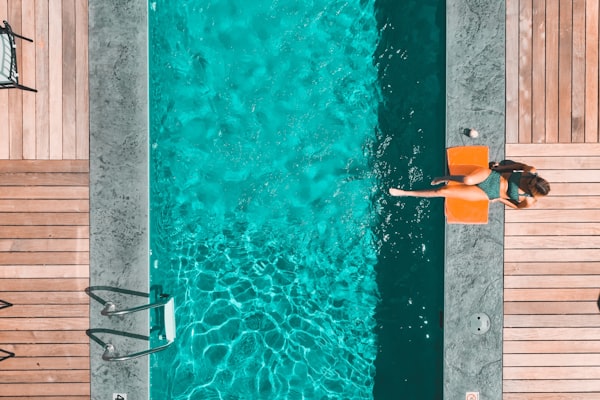 Piscine coque polyester Freedom Classic - forme rectangulaire classique